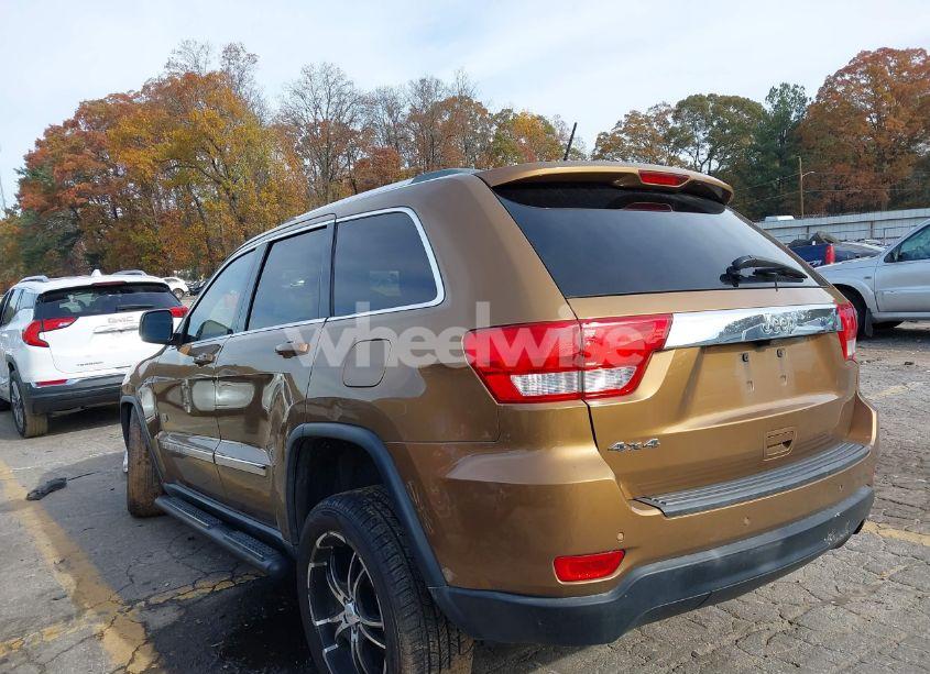 Photo 3 of 2011 Jeep Grand CHEROKEE LAREDO (VIN 1J4RR4GG5BC675555)