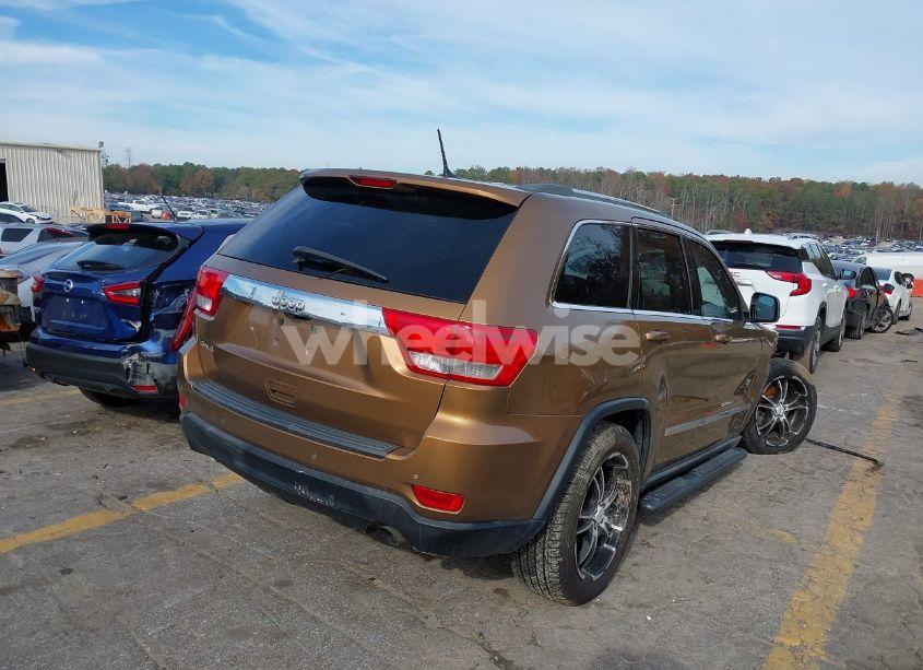Photo 4 of 2011 Jeep Grand CHEROKEE LAREDO (VIN 1J4RR4GG5BC675555)