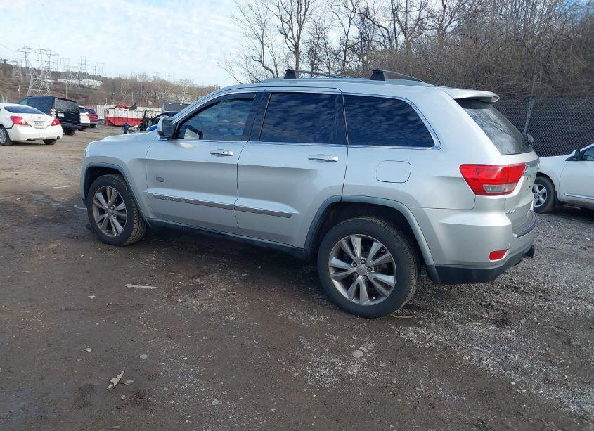 Photo 3 of 2011 Jeep Grand CHEROKEE LAREDO (VIN 1J4RR4GG5BC678164)