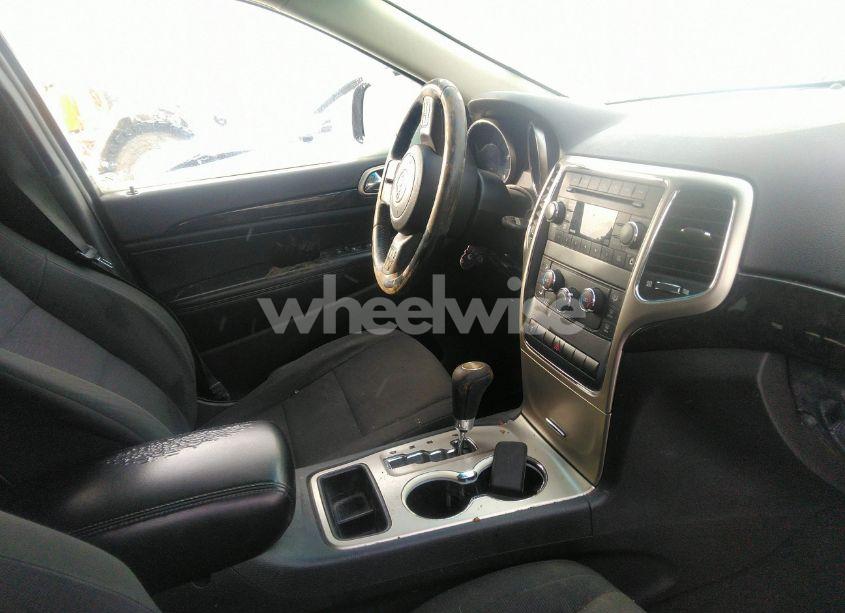 Photo 5 of 2011 Jeep Grand CHEROKEE LAREDO (VIN 1J4RR4GG5BC724396)