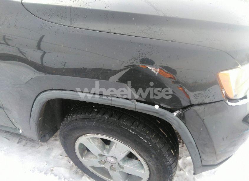 Photo 6 of 2011 Jeep Grand CHEROKEE LAREDO (VIN 1J4RR4GG5BC724396)