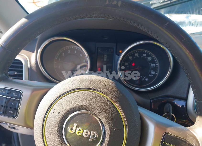Photo 7 of 2011 Jeep Grand CHEROKEE LAREDO (VIN 1J4RR4GG5BC738539)