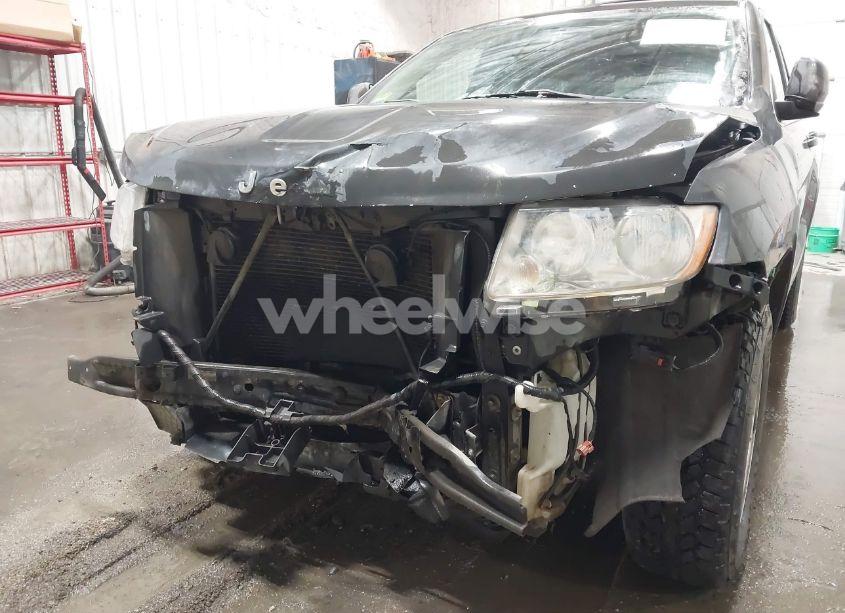 Photo 6 of 2011 Jeep Grand CHEROKEE LAREDO (VIN 1J4RR4GG6BC550791)