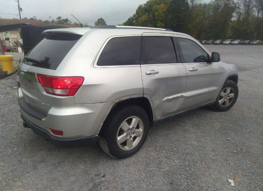 Photo 4 of 2011 Jeep Grand CHEROKEE LAREDO (VIN 1J4RR4GG6BC552640)