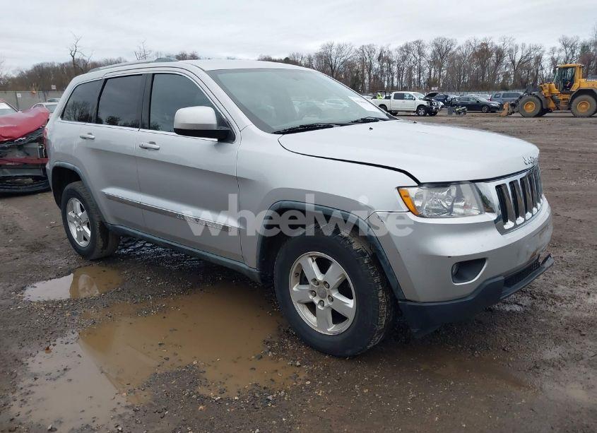 2011 Jeep Grand CHEROKEE LAREDO (VIN 1J4RR4GG6BC567381) main photo