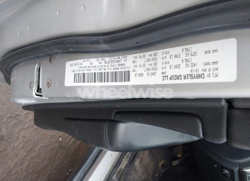 Photo 9 of 2011 Jeep Grand CHEROKEE LAREDO (VIN 1J4RR4GG6BC567381)