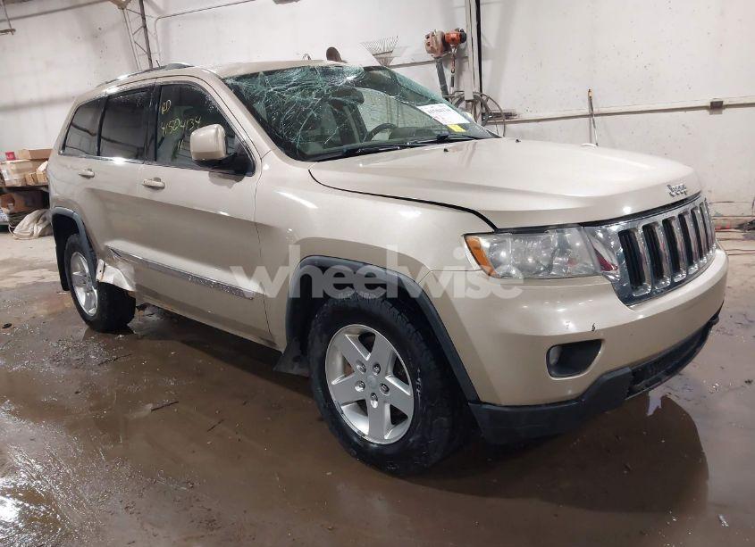 2011 Jeep Grand CHEROKEE LAREDO (VIN 1J4RR4GG6BC640975) main photo