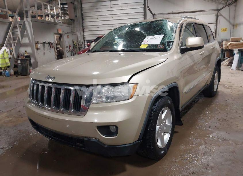 Photo 2 of 2011 Jeep Grand CHEROKEE LAREDO (VIN 1J4RR4GG6BC640975)