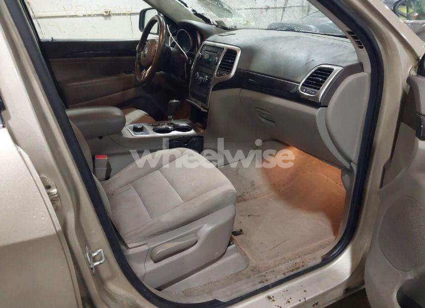 Photo 5 of 2011 Jeep Grand CHEROKEE LAREDO (VIN 1J4RR4GG6BC640975)