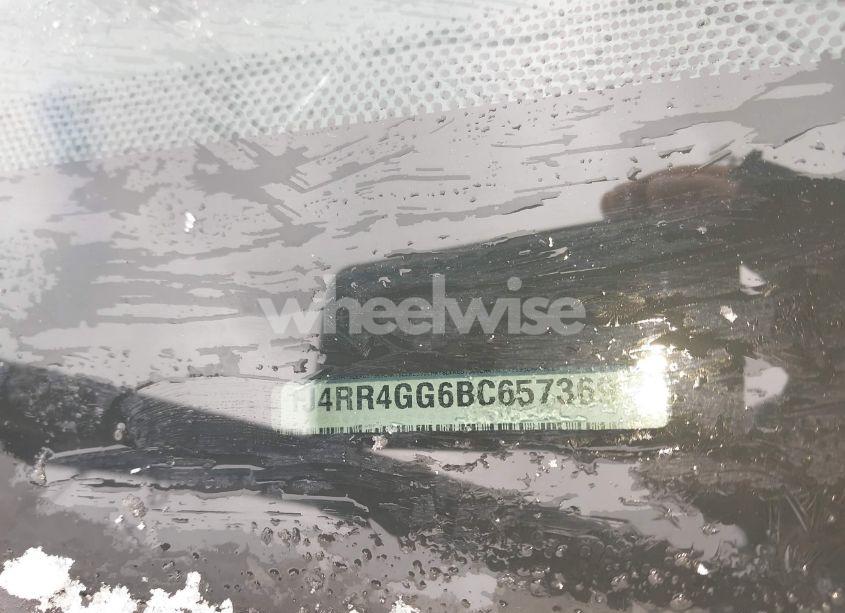 Photo 9 of 2011 Jeep Grand CHEROKEE LAREDO (VIN 1J4RR4GG6BC657369)