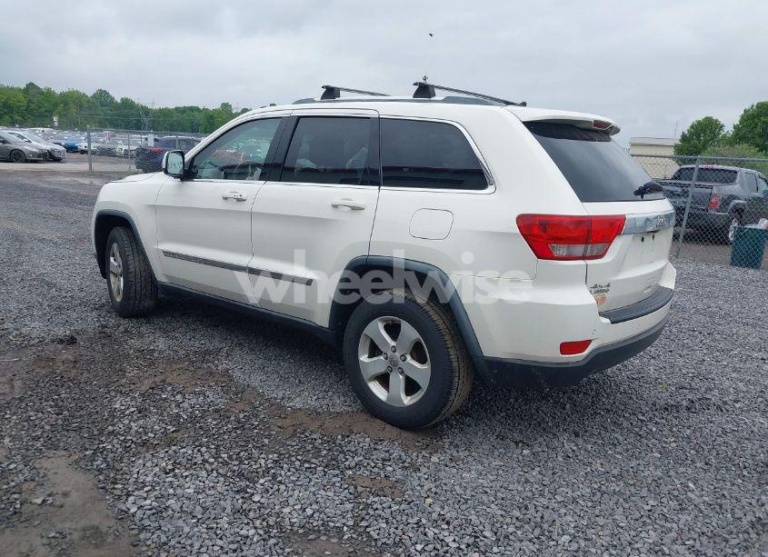 Photo 3 of 2011 Jeep Grand CHEROKEE LAREDO (VIN 1J4RR4GG6BC680943)