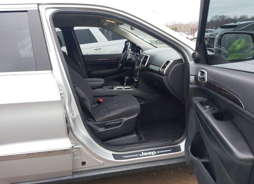 Photo 5 of 2011 Jeep Grand CHEROKEE LAREDO (VIN 1J4RR4GG6BC734726)