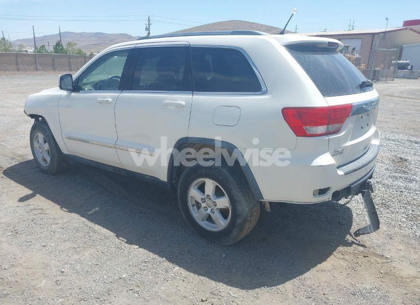 Photo 3 of 2011 Jeep Grand CHEROKEE LAREDO (VIN 1J4RR4GG7BC555983)