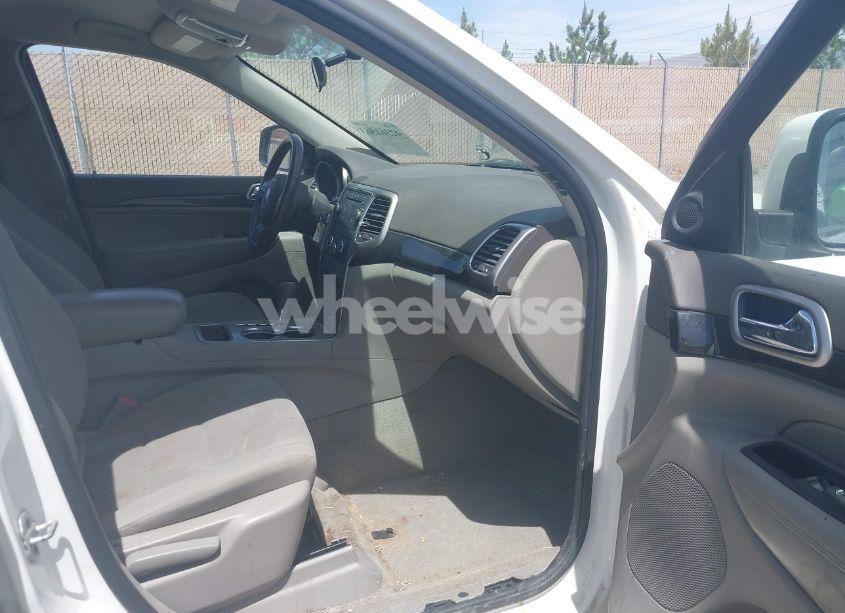 Photo 5 of 2011 Jeep Grand CHEROKEE LAREDO (VIN 1J4RR4GG7BC555983)