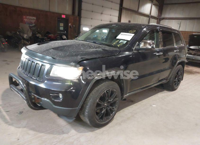 Photo 2 of 2011 Jeep Grand CHEROKEE LAREDO (VIN 1J4RR4GG7BC576221)
