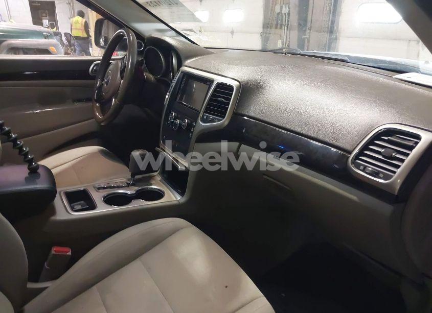 Photo 5 of 2011 Jeep Grand CHEROKEE LAREDO (VIN 1J4RR4GG7BC576221)