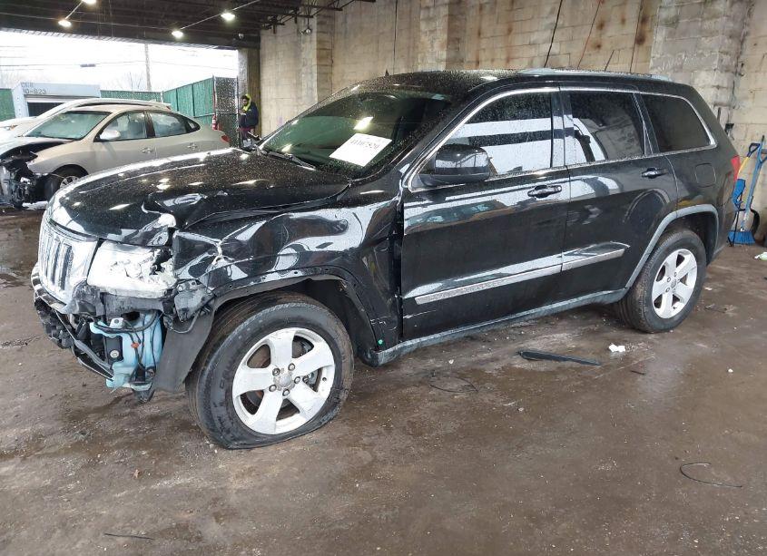 Photo 2 of 2011 Jeep Grand CHEROKEE LAREDO (VIN 1J4RR4GG7BC587915)