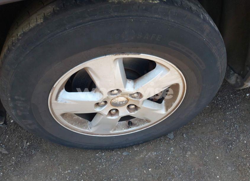 Photo 12 of 2011 Jeep Grand CHEROKEE LAREDO (VIN 1J4RR4GG7BC596730)