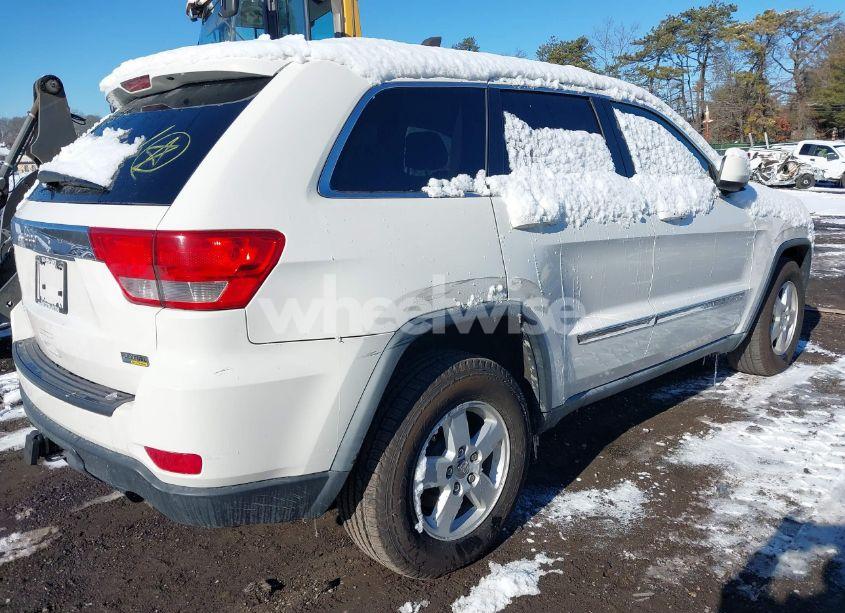 Photo 4 of 2011 Jeep Grand CHEROKEE LAREDO (VIN 1J4RR4GG7BC617575)