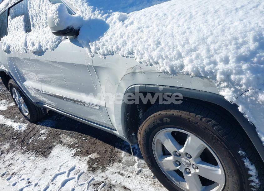 Photo 6 of 2011 Jeep Grand CHEROKEE LAREDO (VIN 1J4RR4GG7BC617575)