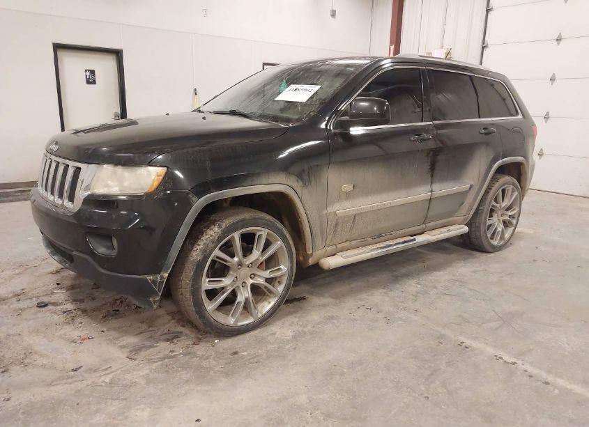 Photo 2 of 2011 Jeep Grand CHEROKEE LAREDO (VIN 1J4RR4GG7BC624431)