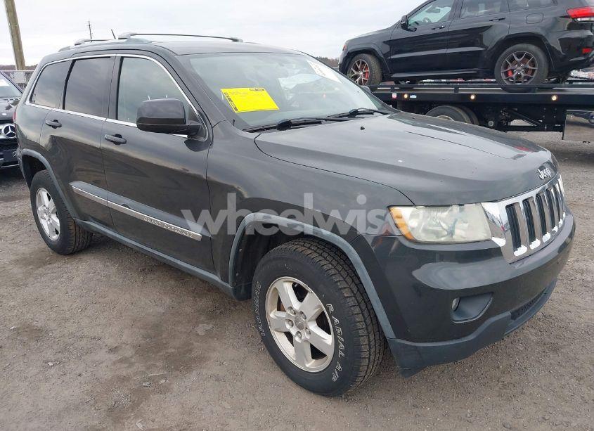 2011 Jeep Grand CHEROKEE LAREDO (VIN 1J4RR4GG7BC670079) main photo