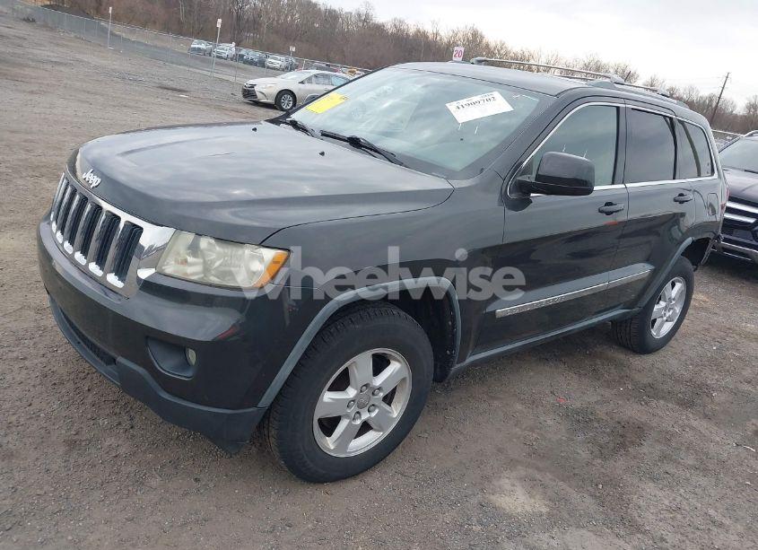 Photo 2 of 2011 Jeep Grand CHEROKEE LAREDO (VIN 1J4RR4GG7BC670079)
