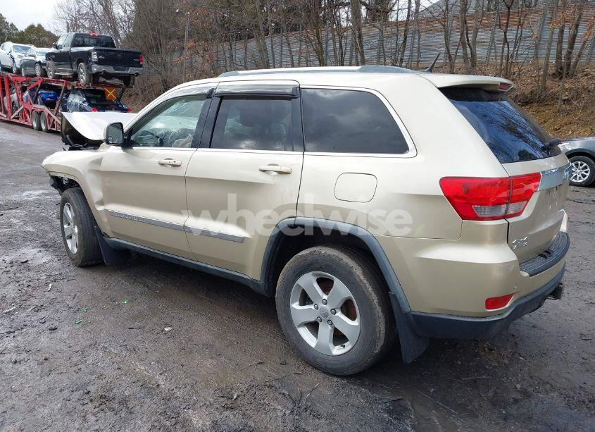 Photo 3 of 2011 Jeep Grand CHEROKEE LAREDO (VIN 1J4RR4GG7BC731446)