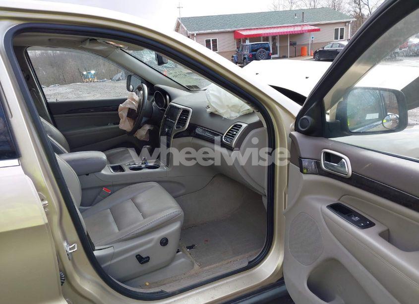 Photo 5 of 2011 Jeep Grand CHEROKEE LAREDO (VIN 1J4RR4GG7BC731446)