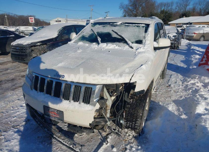 Photo 2 of 2011 Jeep Grand CHEROKEE LAREDO (VIN 1J4RR4GG8BC550369)