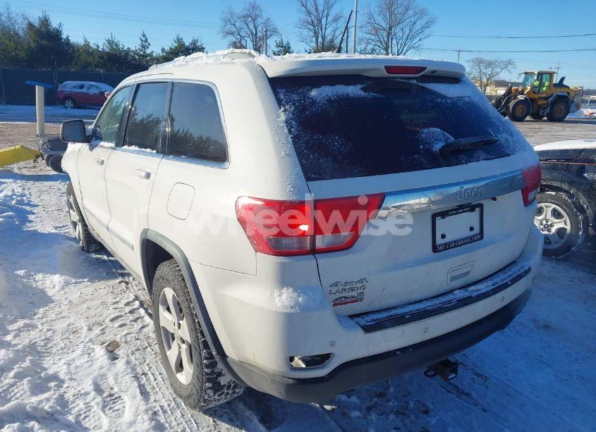 Photo 3 of 2011 Jeep Grand CHEROKEE LAREDO (VIN 1J4RR4GG8BC550369)