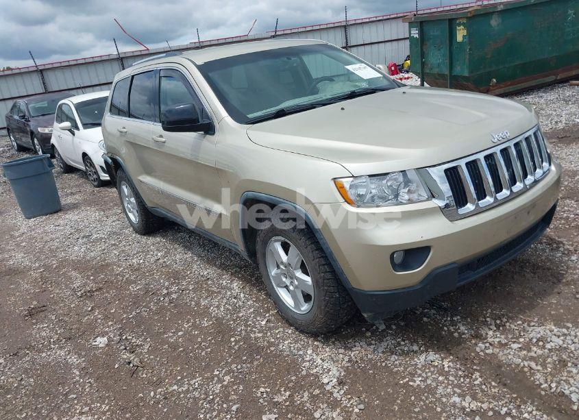 2011 Jeep Grand CHEROKEE LAREDO (VIN 1J4RR4GG8BC558018) main photo