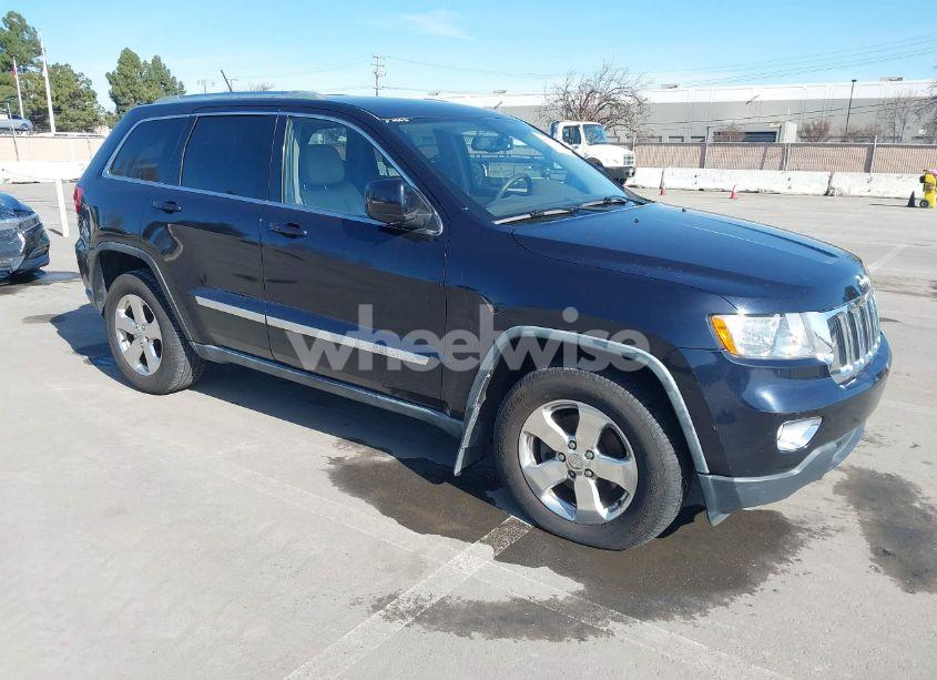 2011 Jeep Grand CHEROKEE LAREDO (VIN 1J4RR4GG8BC587213) main photo