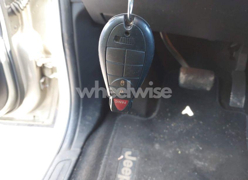 Photo 11 of 2011 Jeep Grand CHEROKEE LAREDO (VIN 1J4RR4GG8BC590094)