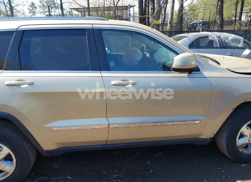 Photo 13 of 2011 Jeep Grand CHEROKEE LAREDO (VIN 1J4RR4GG8BC590094)