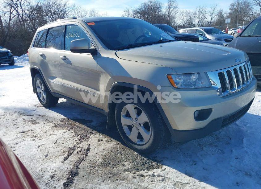 2011 Jeep Grand CHEROKEE LAREDO (VIN 1J4RR4GG8BC738048) main photo