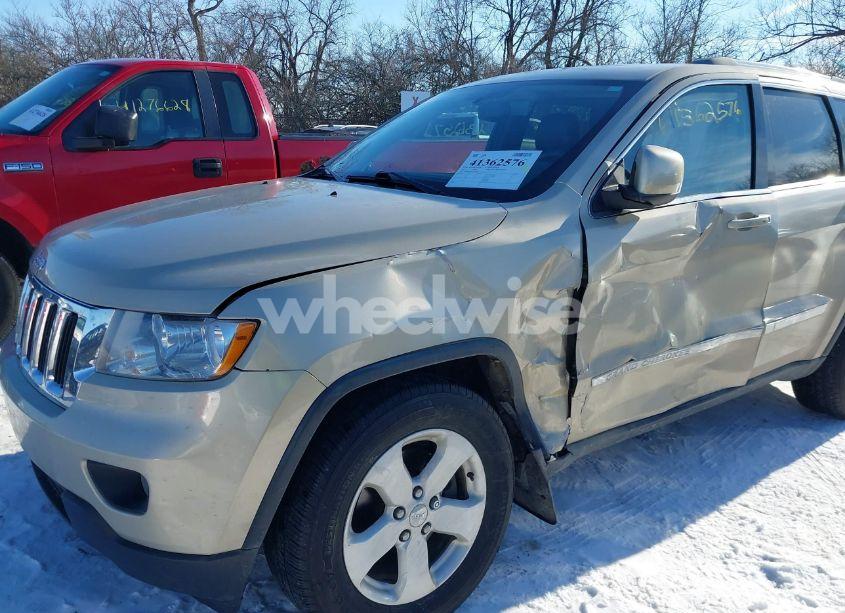 Photo 6 of 2011 Jeep Grand CHEROKEE LAREDO (VIN 1J4RR4GG8BC738048)