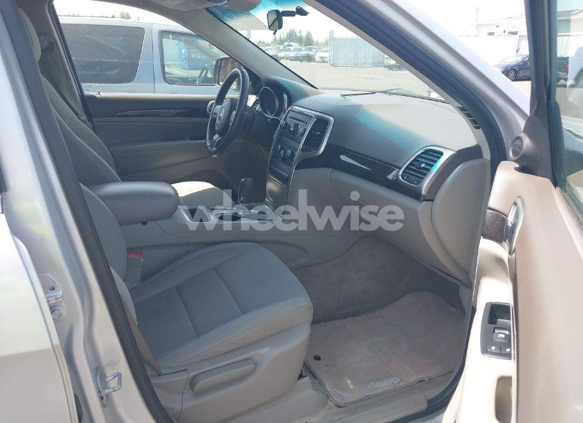 Photo 5 of 2011 Jeep Grand CHEROKEE LAREDO (VIN 1J4RR4GG9BC581260)