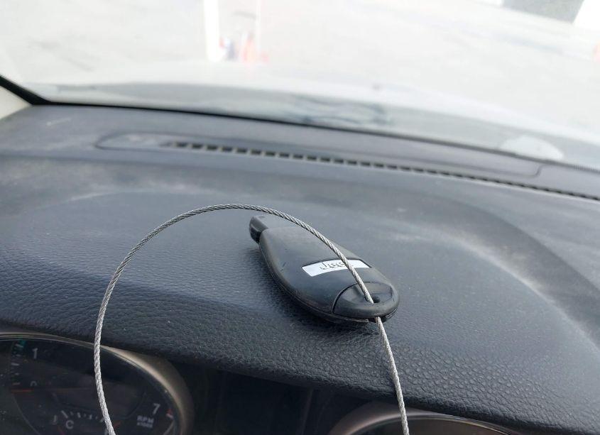 Photo 11 of 2011 Jeep Grand CHEROKEE LAREDO (VIN 1J4RR4GG9BC600499)