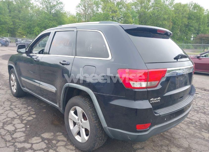 Photo 3 of 2011 Jeep Grand CHEROKEE LAREDO (VIN 1J4RR4GG9BC672643)