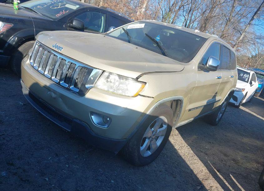 Photo 2 of 2011 Jeep Grand CHEROKEE LAREDO (VIN 1J4RR4GG9BC724630)
