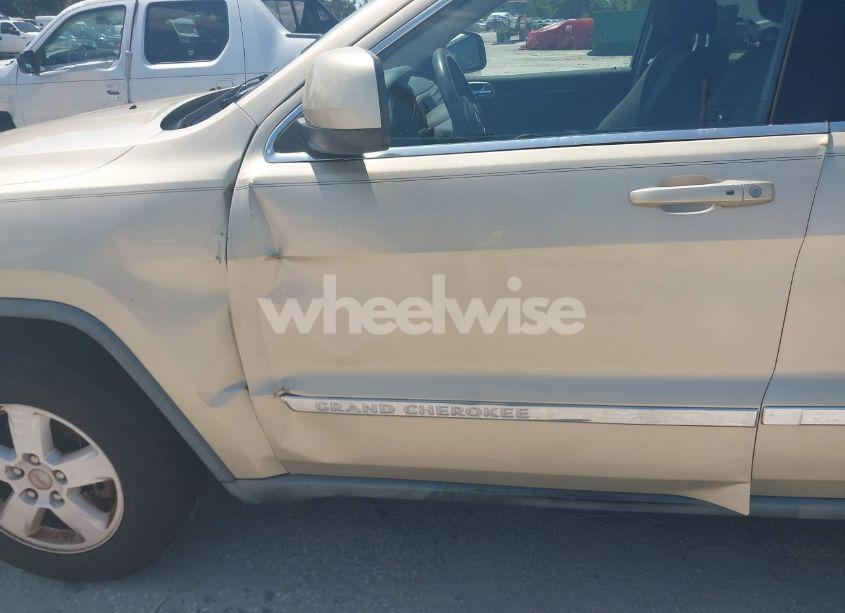 Photo 12 of 2011 Jeep Grand CHEROKEE LAREDO (VIN 1J4RR4GG9BC734574)