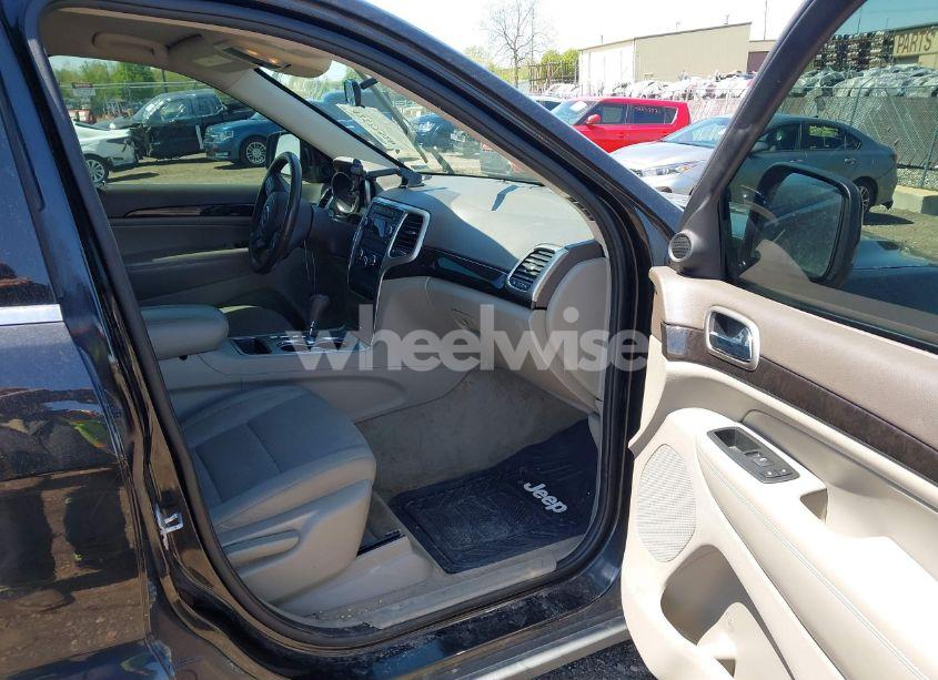 Photo 5 of 2011 Jeep Grand CHEROKEE LAREDO (VIN 1J4RR4GGXBC546727)