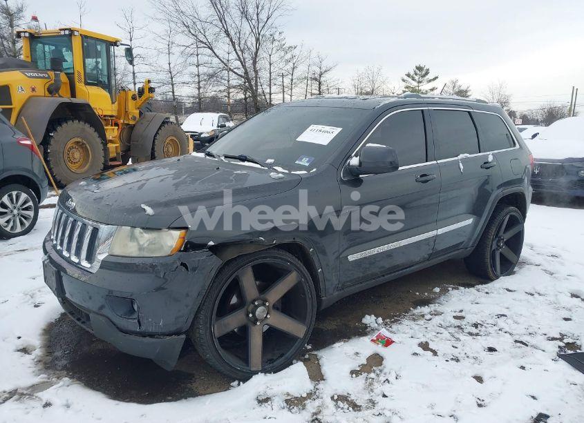 Photo 2 of 2011 Jeep Grand CHEROKEE LAREDO (VIN 1J4RR4GGXBC681173)