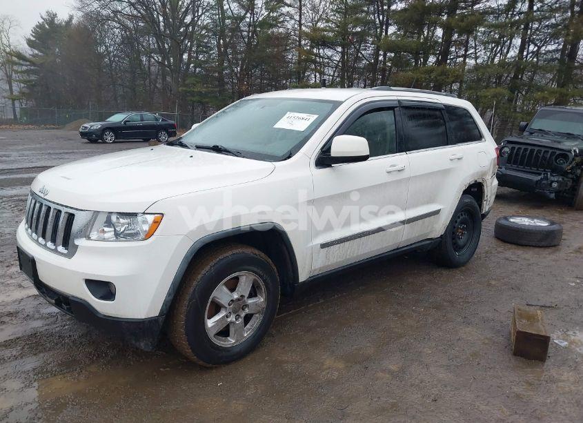 Photo 2 of 2011 Jeep Grand CHEROKEE LAREDO (VIN 1J4RR4GGXBC724197)