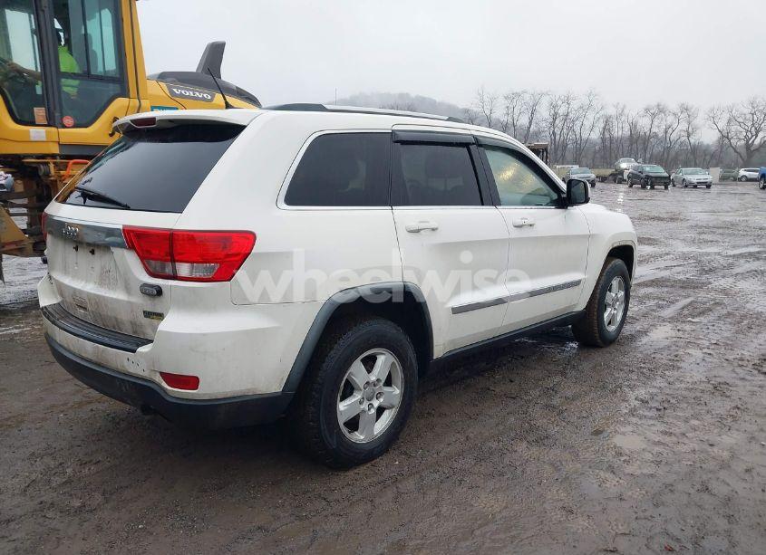 Photo 4 of 2011 Jeep Grand CHEROKEE LAREDO (VIN 1J4RR4GGXBC724197)