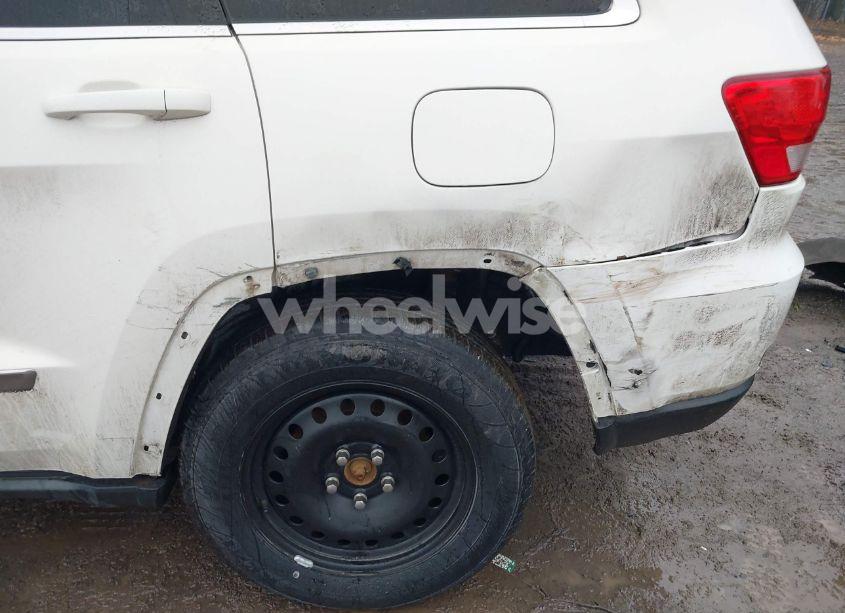 Photo 6 of 2011 Jeep Grand CHEROKEE LAREDO (VIN 1J4RR4GGXBC724197)