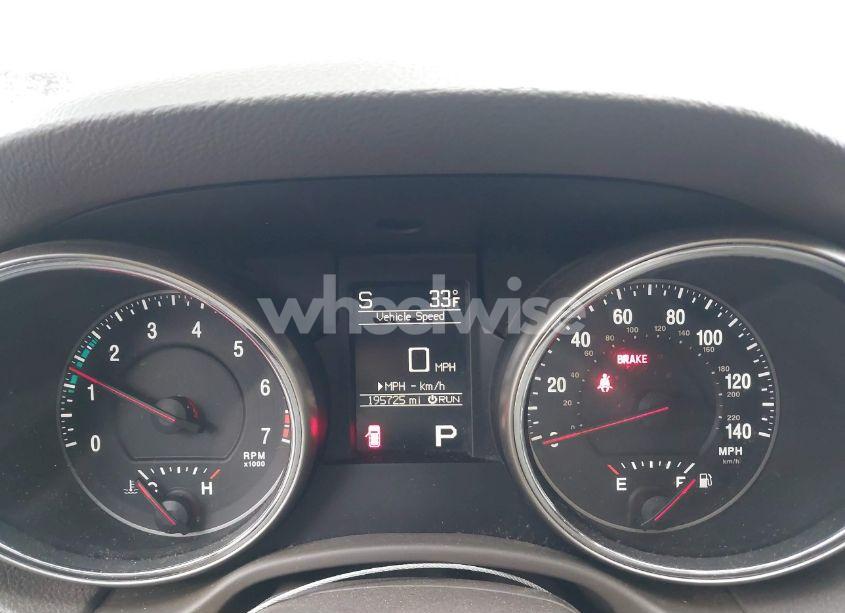 Photo 7 of 2011 Jeep Grand CHEROKEE LAREDO (VIN 1J4RR4GGXBC724197)