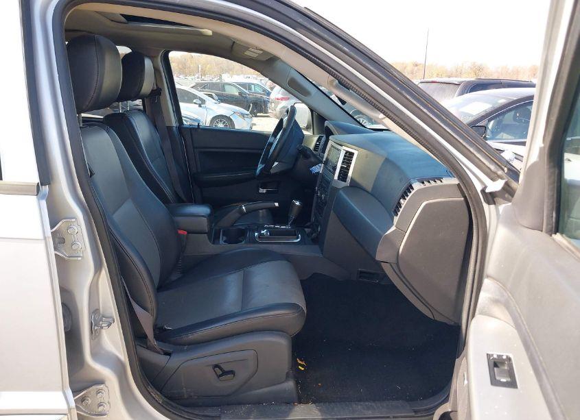 Photo 5 of 2010 Jeep Grand CHEROKEE LAREDO (VIN 1J4RR4GT3AC111303)