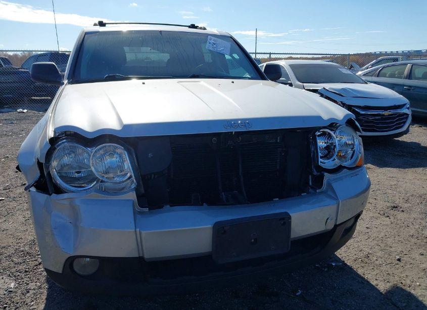 Photo 6 of 2010 Jeep Grand CHEROKEE LAREDO (VIN 1J4RR4GT3AC111303)